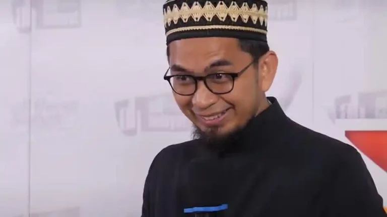 Menelusuri Layanan Travel Umroh Ustadz Adi Hidayat Bersama Santri UAH